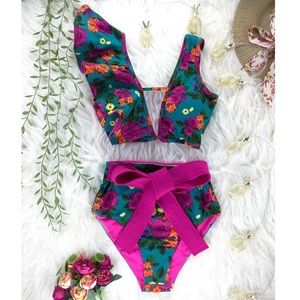 swimsuit, thick strech fabric good quality, size L